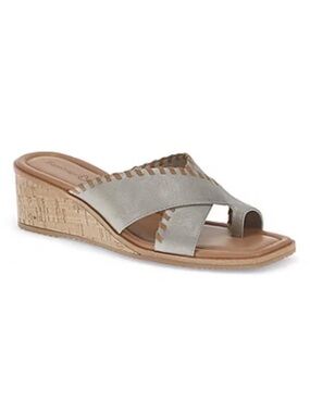 NIB Women's Size 9.5 M Bear Traps Paige Wedge Champagne Cushioned Sandals